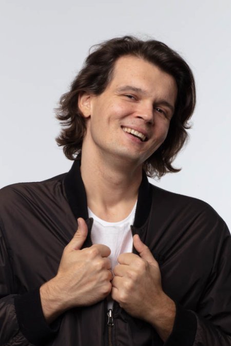 Stand-up na Modlińskiej, Maciek Adamczyk